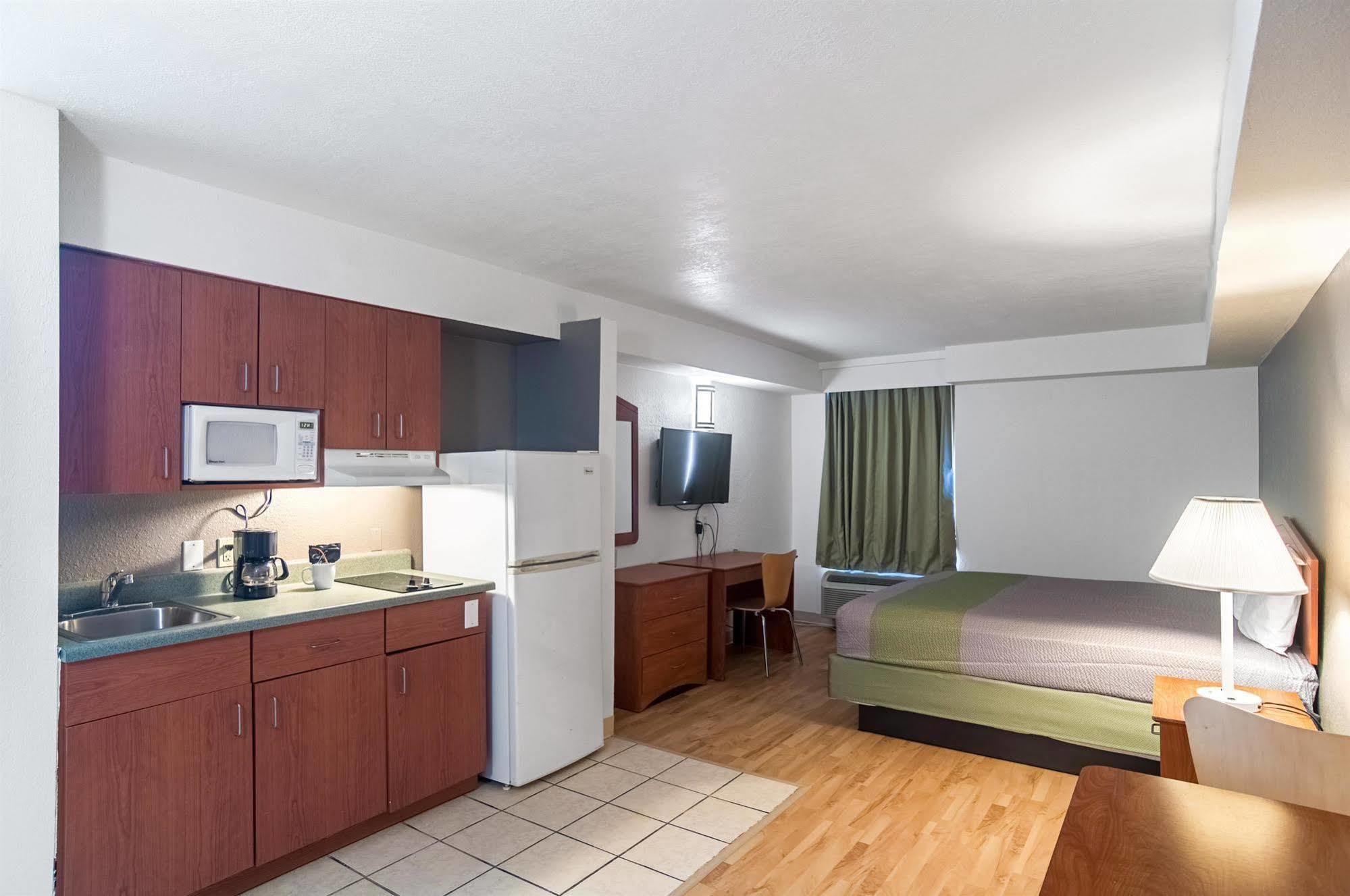 Studio 6 Oklahoma City Ngoại thất bức ảnh